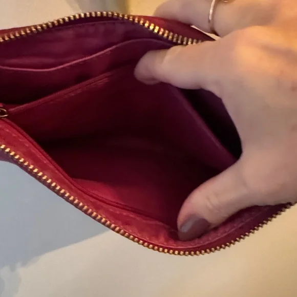 Fossil Women's Magenta Leather Crossbody Bag - Picture 6 of 8